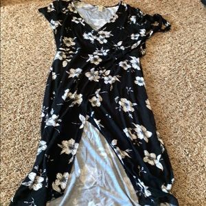 black and white floral wrap dress size s
